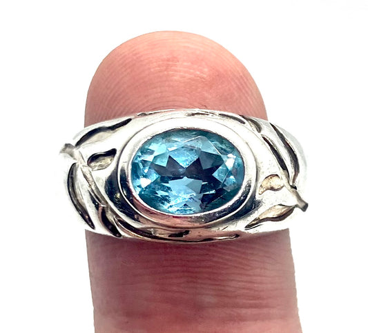 Vintage Natural Sky Blue Topaz Sterling silver ring!!